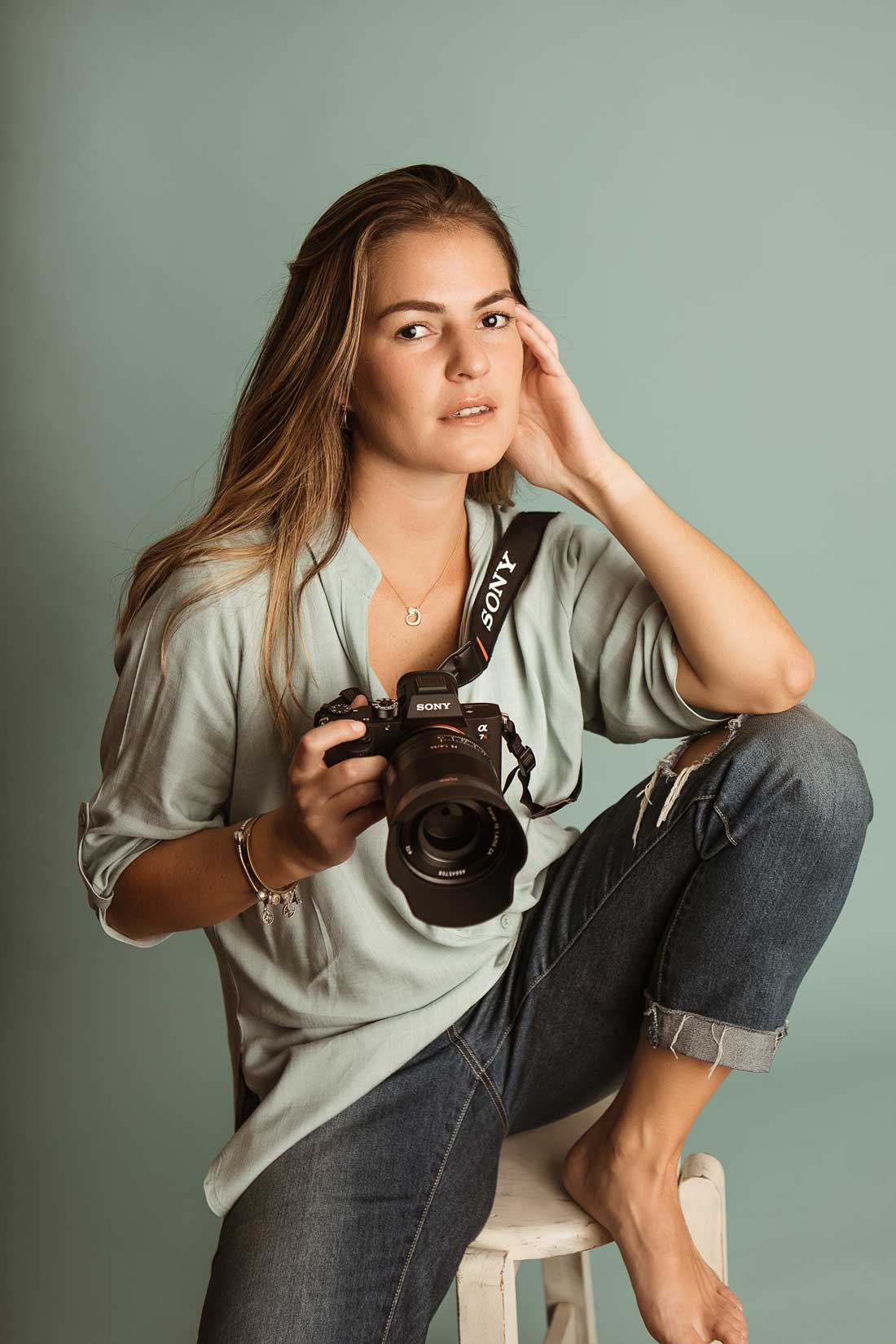 Fotografía de retrato con luz natural por Rafaella Bertorini