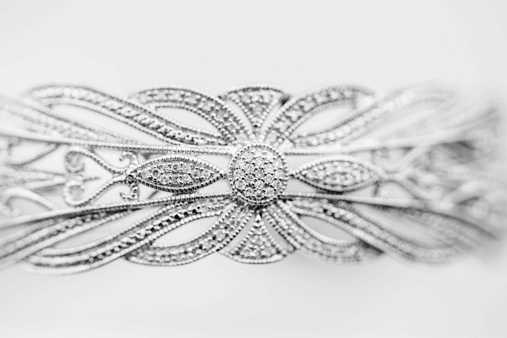 Usando macro fotografía para los detalles emblemáticos de bodas